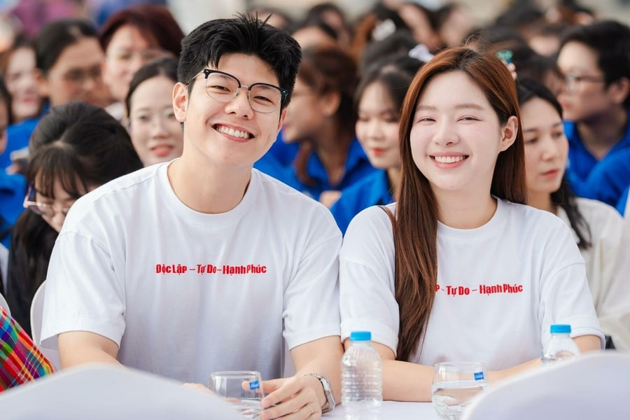 Ngày hội 'Gia đình trẻ hạnh phúc 2025' khai mạc tại Hồ Gươm