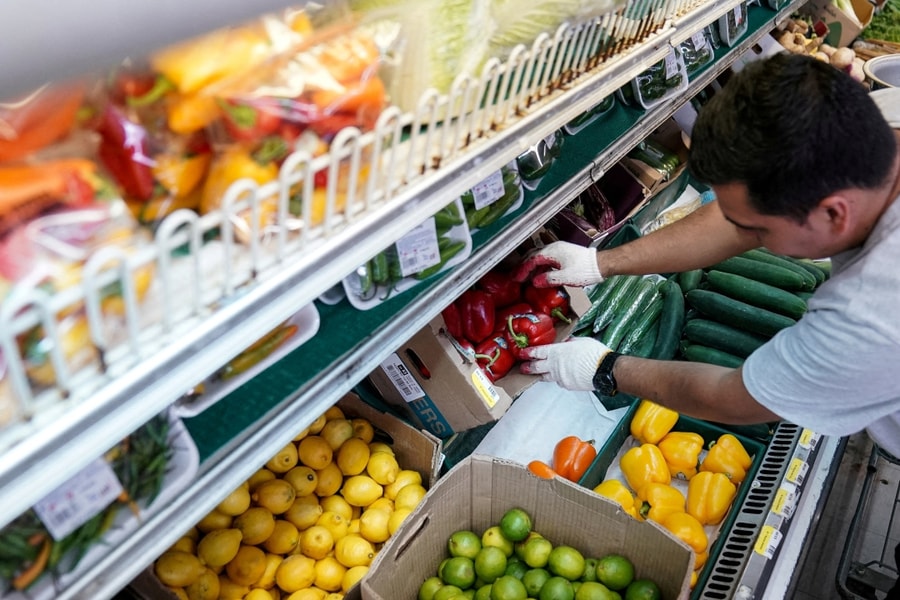 Niềm tin tiêu dùng của người Mỹ thấp nhất 5 tháng