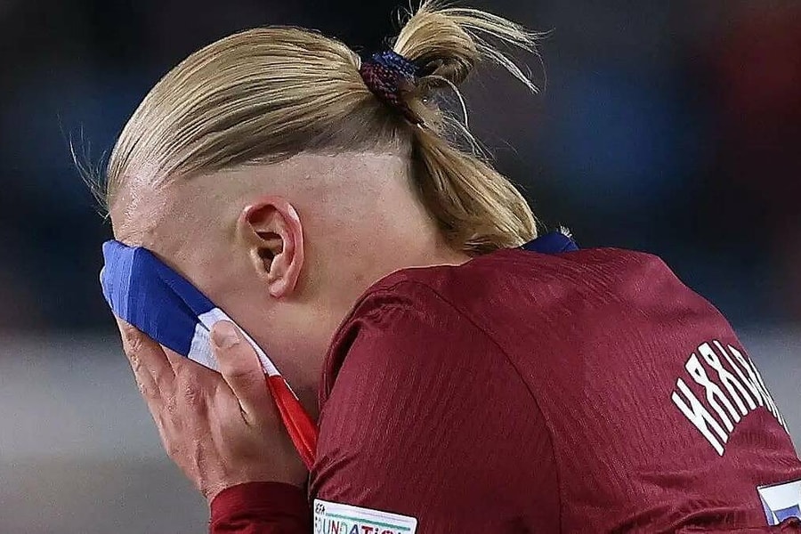 Haaland sút hỏng hai quả phạt đền liên tiếp, rồi lập hat-trick