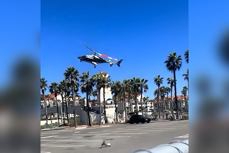 Trực thăng mất lái, lao xuống đường ở Mỹ
