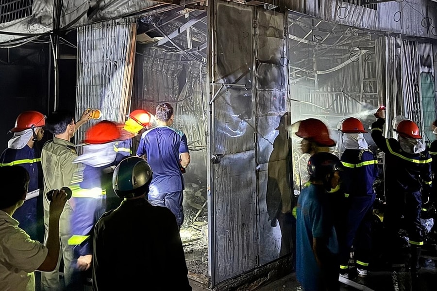 Cháy chợ ở Đồng Tháp, nhiều ki-ốt bị thiêu rụi