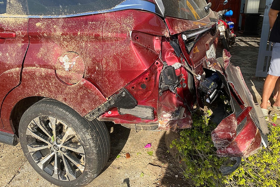 Vợ chồng tử vong sau tai nạn ôtô khách