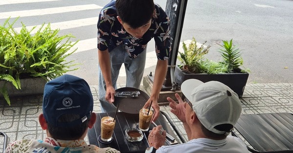 Giải mã làn sóng 50.000 cửa hàng, quán cà phê đóng cửa