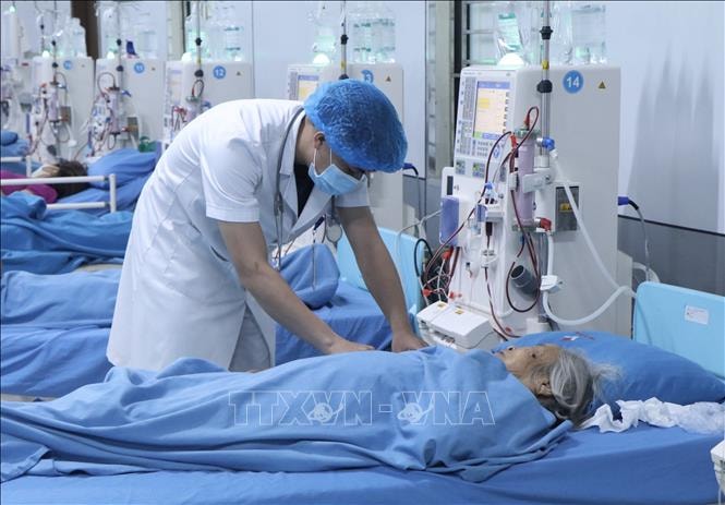 BHXH Việt Nam chỉ đạo bảo đảm quyền lợi BHYT cho người dân vùng bão lũ