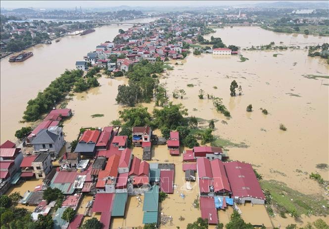 Bắc Ninh: Hơn 700 hộ dân xã Tiên Lục vẫn bị cô lập do mưa lũ
