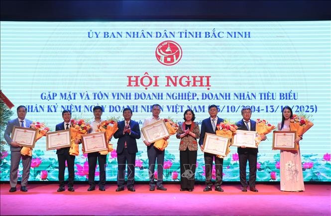 Bắc Ninh tôn vinh doanh nghiệp doanh nhân tiêu biểu