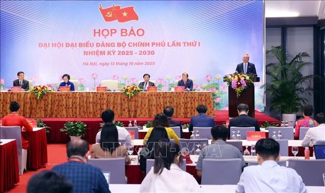 Biến nghị quyết Đại hội thành hiện thực, thành cuộc sống ấm no, hạnh phúc của nhân dân