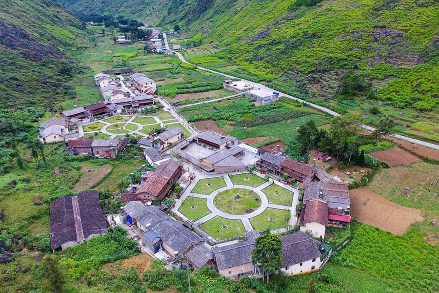 Ngôi làng H'mông Pả Vi đẹp như phim trường