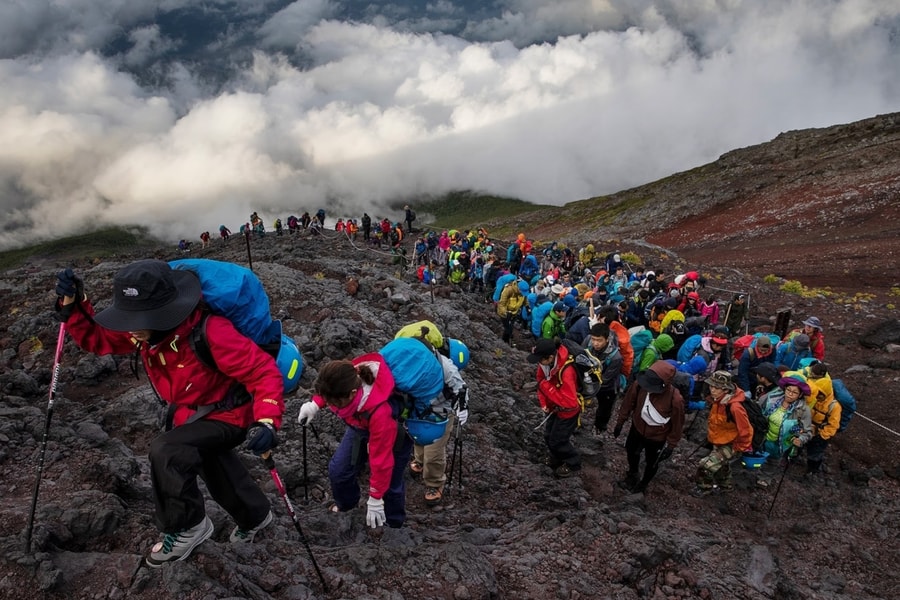Nhật Bản siết leo núi Phú Sĩ, khách gặp nạn giảm mạnh