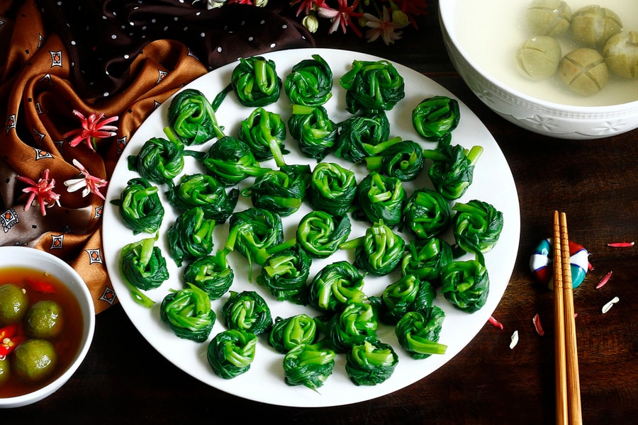 Có nên hâm nóng rau bằng lò vi sóng?