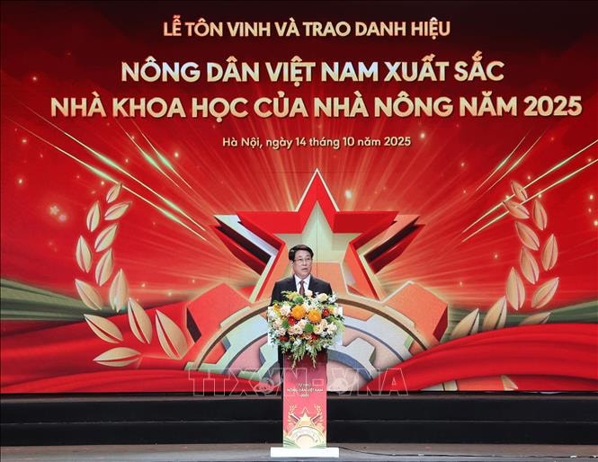 Khơi dậy và phát huy lòng yêu nước, khát vọng vươn lên làm giàu chính đáng của nông dân Việt Nam