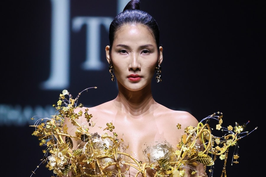 Hoàng Thùy diễn vedette ở Thượng Hải