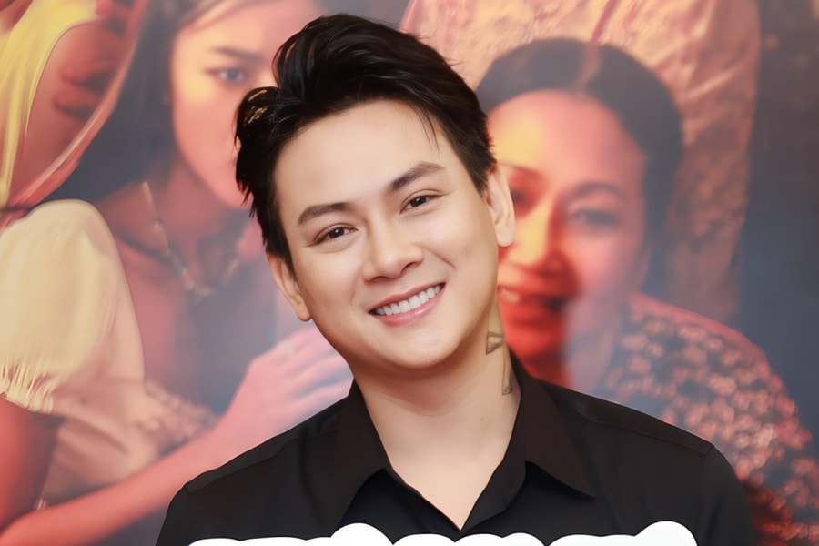 Hoài Lâm gây xúc động khi hát về tình mẹ