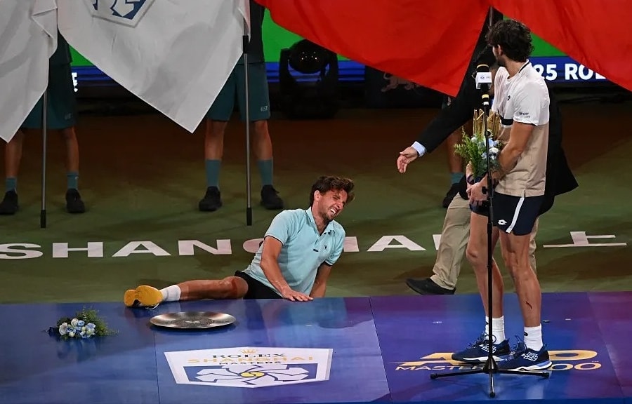 Nước mắt và sự cố ở chung kết Thượng Hải Masters