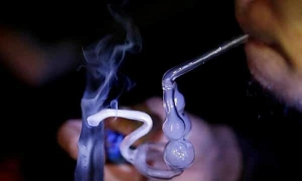 Hại chết bạn tình đồng tính khi dùng chăn bịt miệng không cho la hét