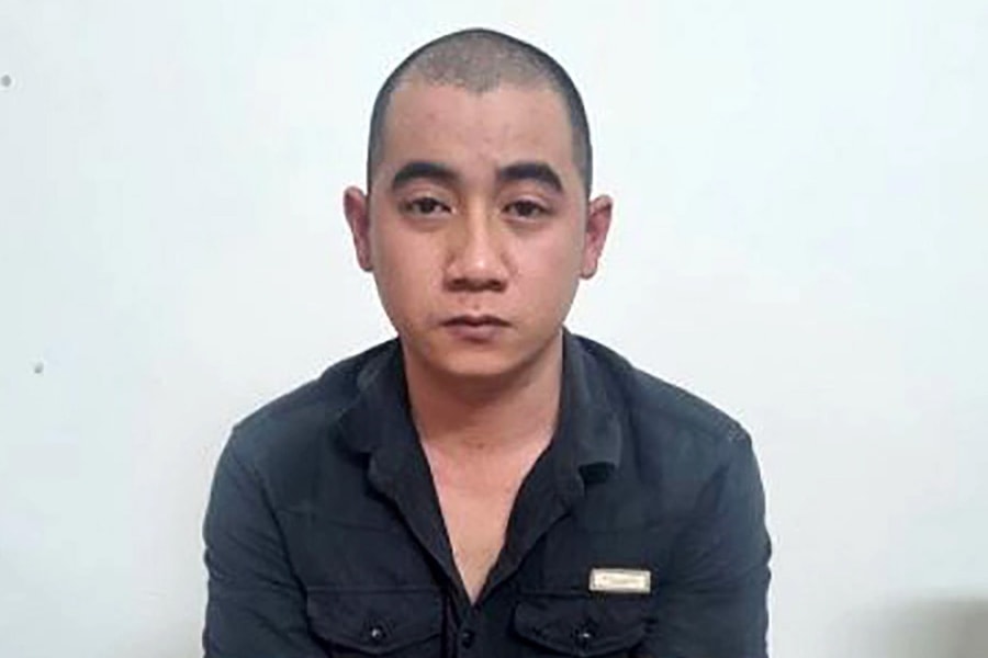 Người lái ôtô tông đối thủ, lao vào quán nhậu bị bắt