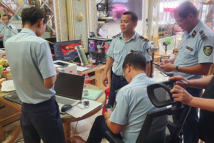 Một công ty vàng bị phạt vì bán hàng giả mạo Chanel