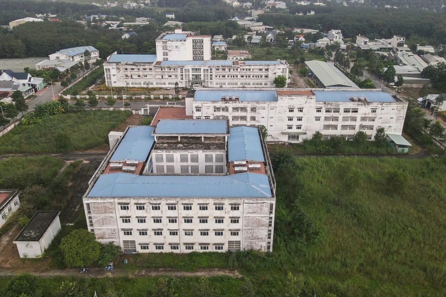 Hai bệnh viện hoang phế 7 năm