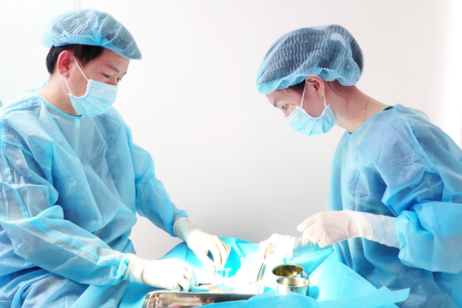 Mất 65 triệu đồng, hỏng mũi sau thẩm mỹ 'đổi vận'