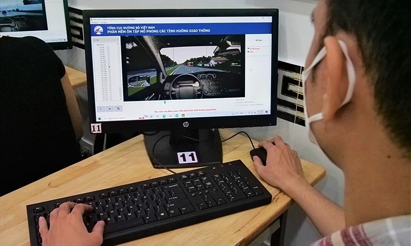 Có bằng lái ở Mỹ nhưng tôi vẫn chịu thua bài thi lái xe mô phỏng