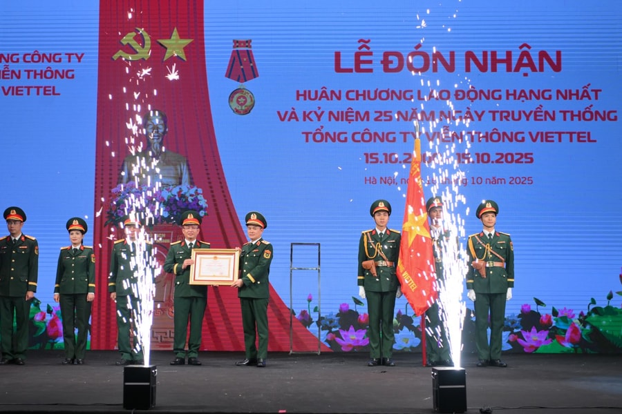 Viettel Telecom đón nhận Huân chương Lao động hạng Nhất và khát vọng thành Techco