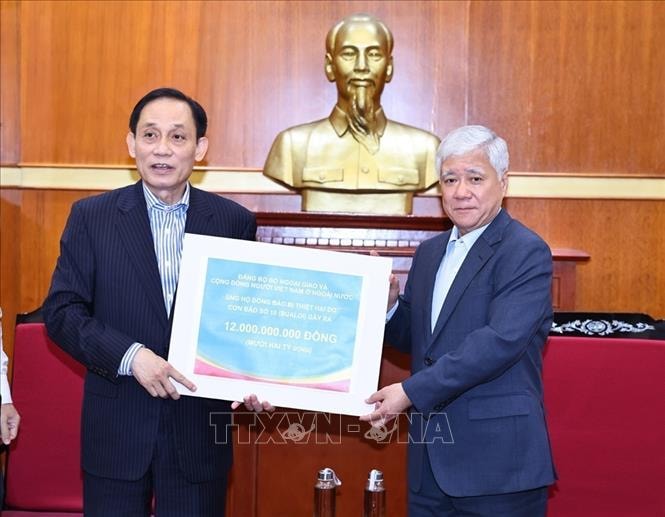 Hơn 1.000 tỷ đồng gửi tới Ban Vận động Cứu trợ Trung ương để ủng hộ đồng bào bị thiên tai, bão lũ