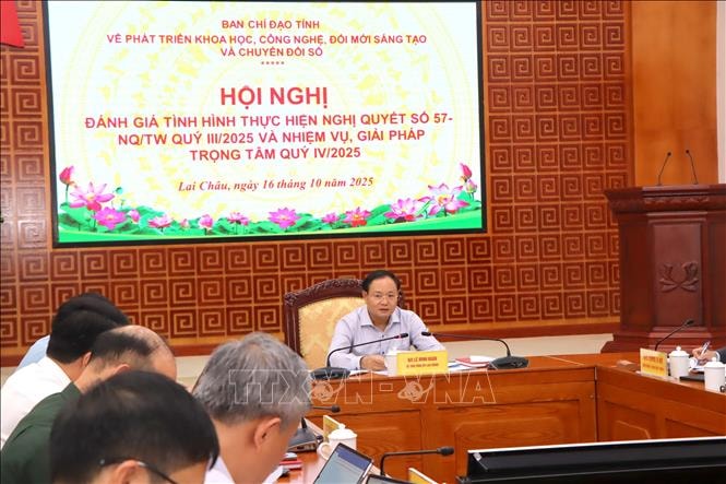 Lai Châu tập trung tháo gỡ các điểm nghẽn về hạ tầng và nhân lực