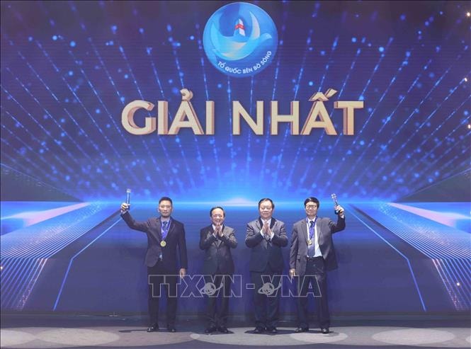 Trao giải Cuộc thi và Triển lãm ảnh nghệ thuật cấp quốc gia 'Tổ quốc bên bờ sóng' lần thứ III năm 2025