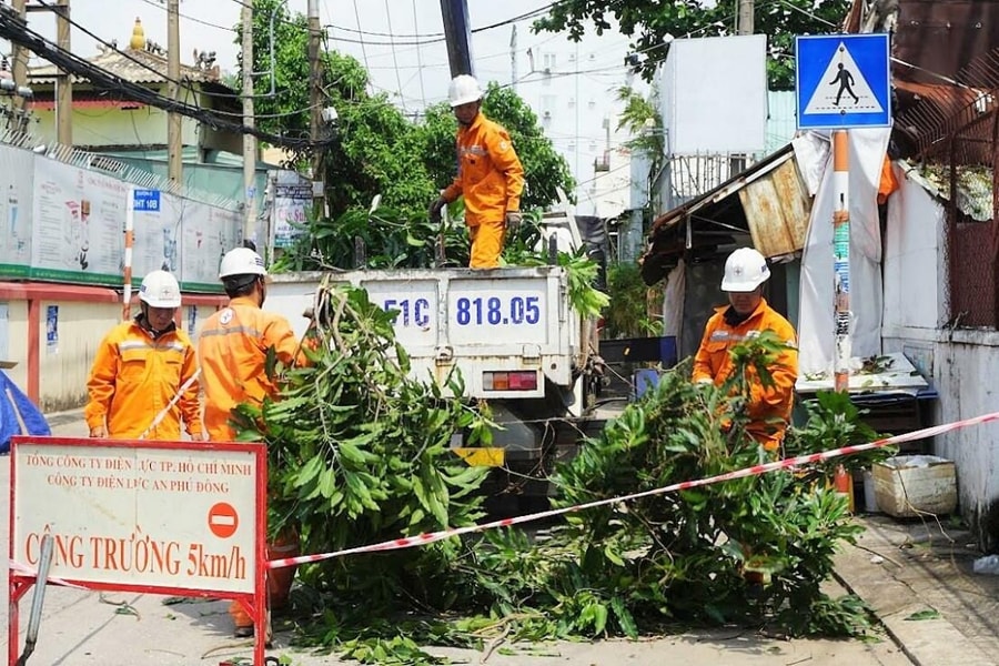 Ngành điện TP HCM đảm bảo an toàn điện mùa mưa bão