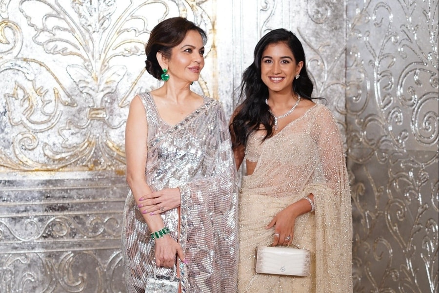 Vợ tỷ phú giàu nhất châu Á xách túi Hermes đính nghìn viên kim cương