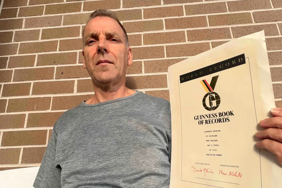 Nỗi khổ của người đàn ông tên dài 6 trang giấy