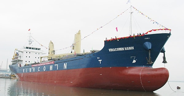 Giám đốc một công ty trên sàn chứng khoán xin nghỉ việc vì huyết áp cao