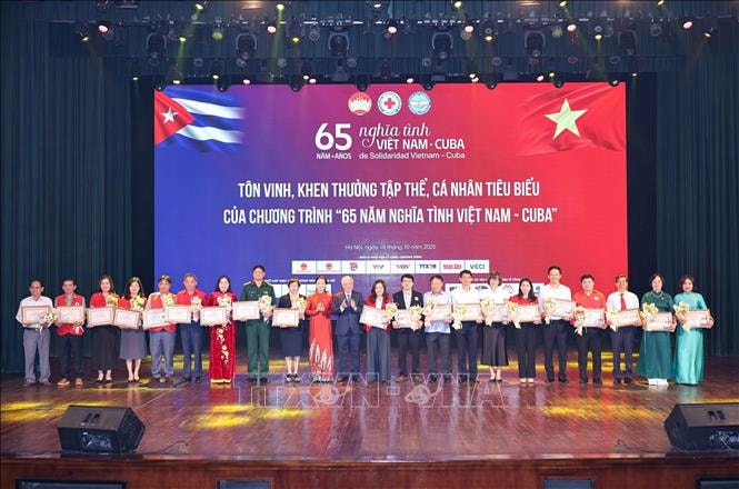 615 tỷ đồng chia sẻ khó khăn cùng nhân dân Cuba