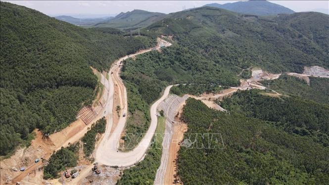 Triển khai đầu tư xây dựng đường bộ cao tốc Quy Nhơn - Pleiku