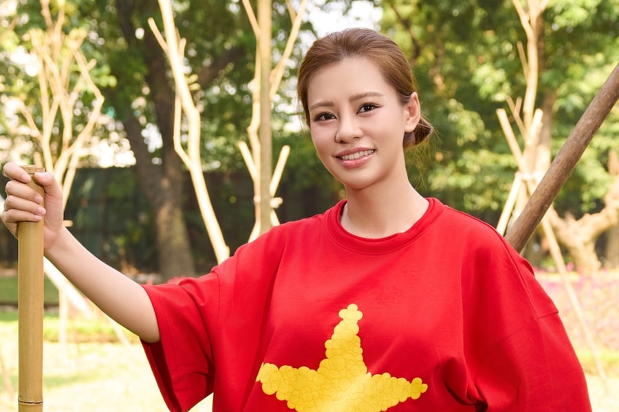 Nghệ sĩ hưởng ứng chương trình '8.000 cây hoa vì thủ đô xanh'