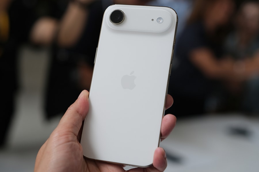 iPhone Air 'cháy hàng' khi mở bán tại Trung Quốc