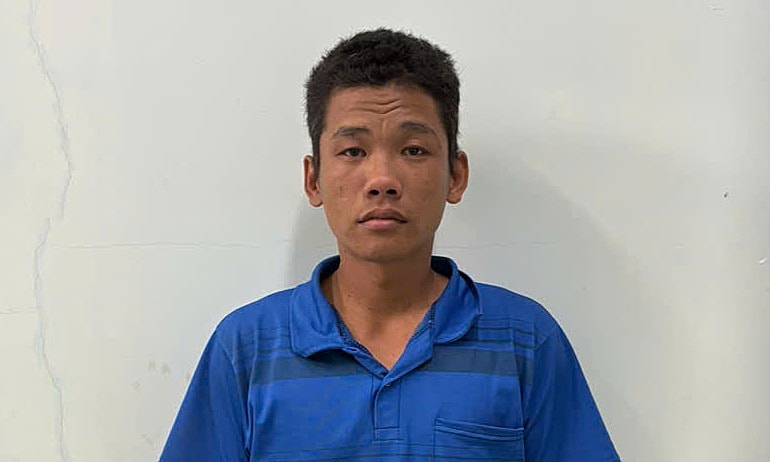 Hành hạ con trai vì 'nghi không phải ruột thịt'