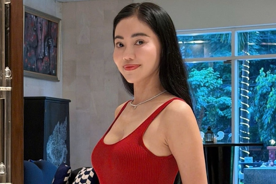 CEO Sen Vàng sang Thái Lan cổ vũ Yến Nhi