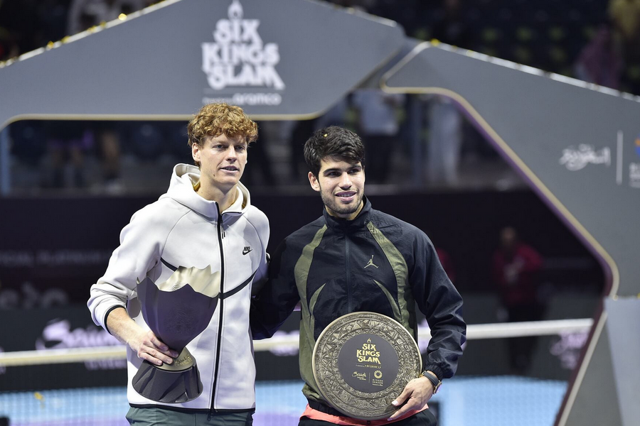 Đánh bại Alcaraz, Sinner bảo vệ thành công chức vô địch Six Kings Slam