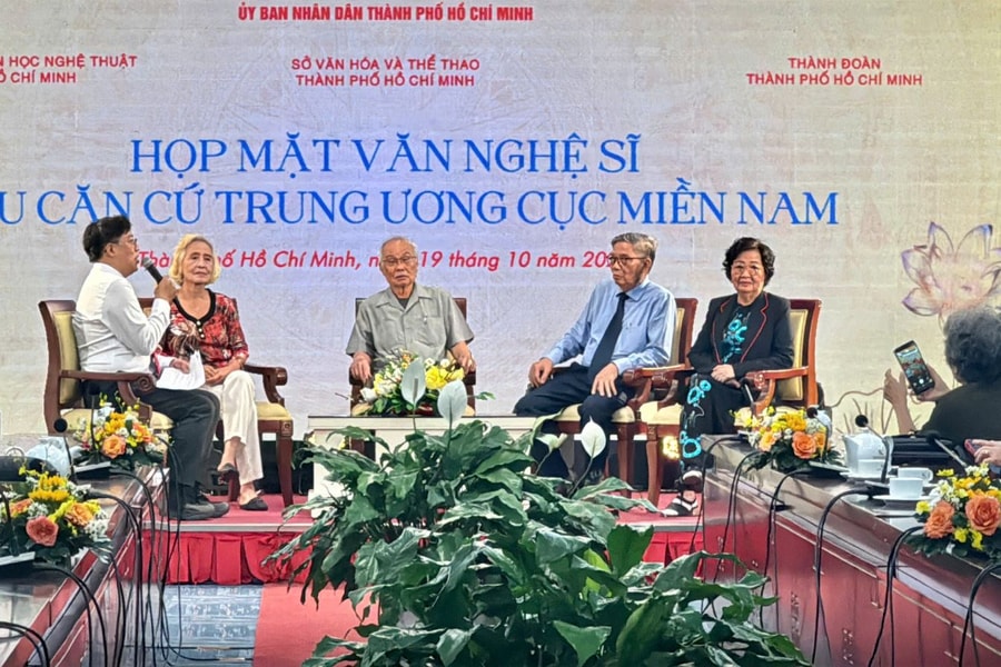 Cuộc hội ngộ nghĩa tình của các văn nghệ sĩ Căn cứ Trung ương Cục miền Nam