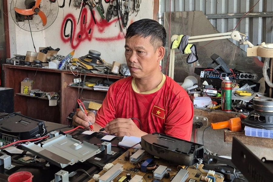 Bán tivi, vay ngân hàng để xuất ngoại, trở về với tiền tỷ xây nhà, mở xưởng