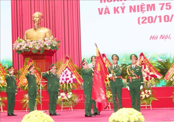 Báo Quân đội nhân dân đón nhận Huân chương Bảo vệ Tổ quốc hạng Ba