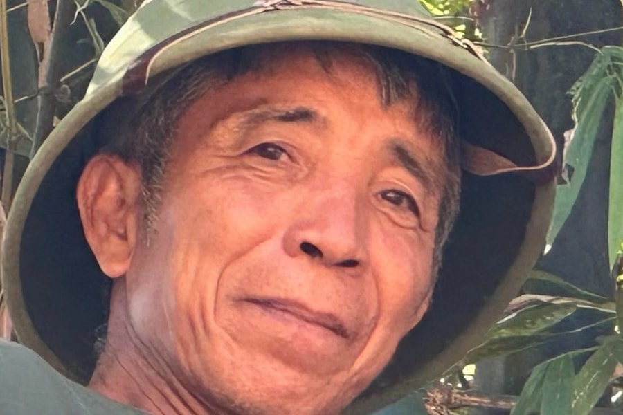 Cụ ông bị lũ cuốn ra bụi tre, mắt đỏ hoe nhìn nhà sập