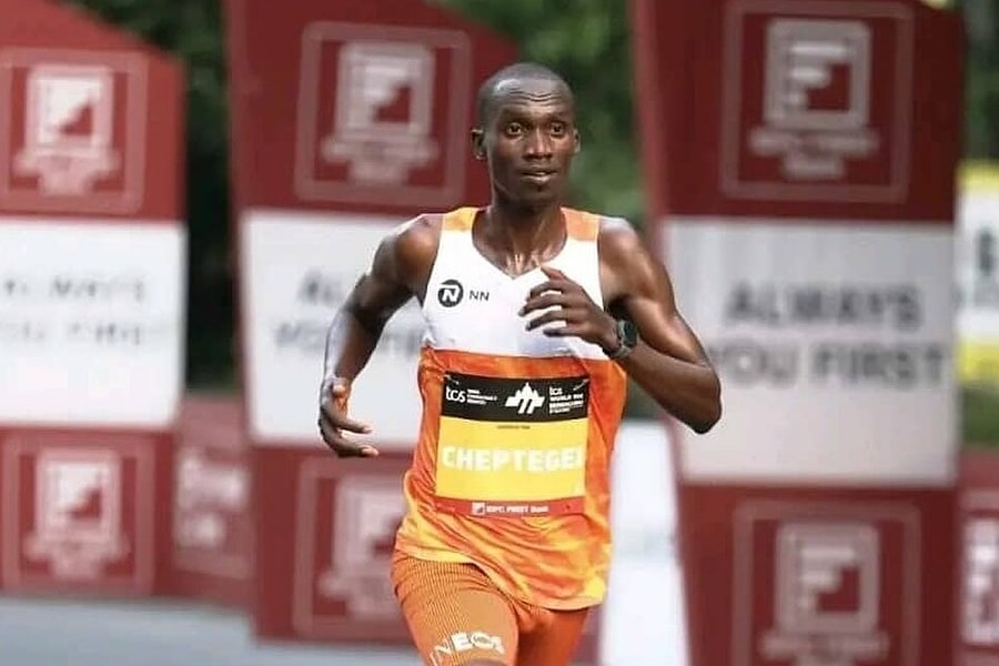 Kỷ lục gia 10.000m lỡ danh hiệu Amsterdam Marathon