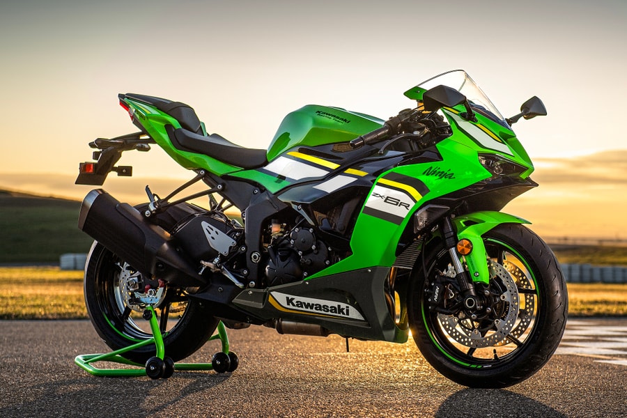 Kawasaki ZX-6R 2025 - sportbike giá 299 triệu đồng