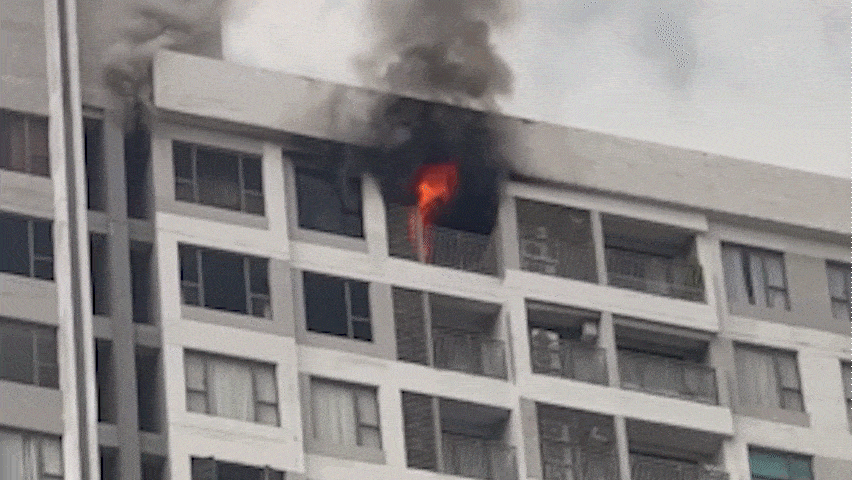 Cháy căn hộ tầng 27 chung cư ở TP HCM