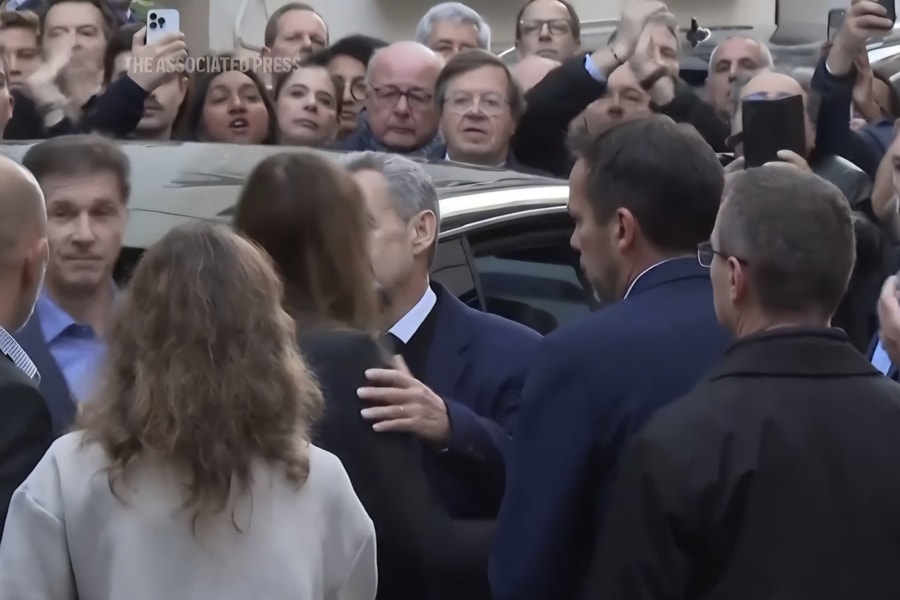 Cựu Tổng thống Pháp Nicolas Sarkozy vào tù