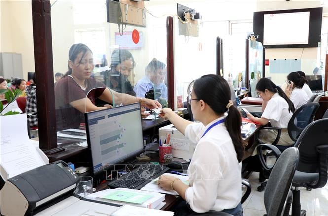 Xây dựng nền hành chính vì dân