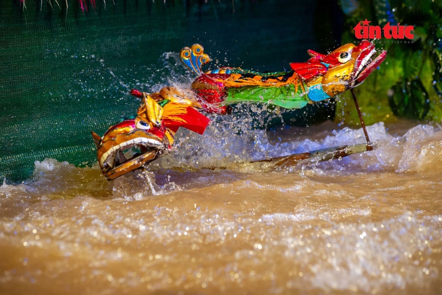 'Giữ lửa' nghệ thuật dân gian múa rối nước giữa lòng đô thị