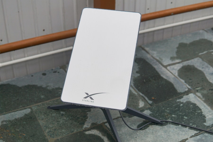 SpaceX vượt mốc 10.000 vệ tinh Starlink